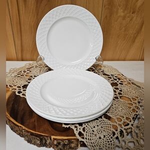 Mikasa White Embossed Lattice Dinner Plates - Set of 4